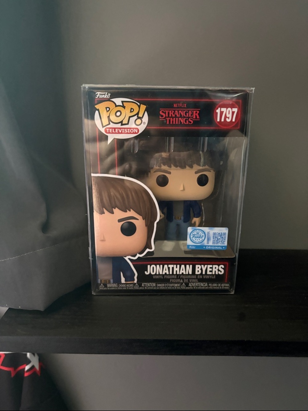 Funko Pop! Jonathan Byers - Blue Jacket, Brown Hair